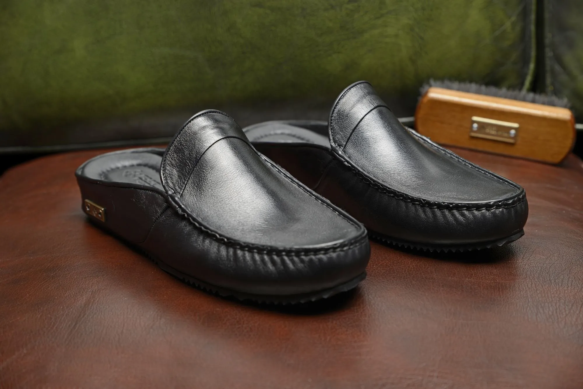 FOOT FEDERATION MOC-TOE MEN'S LEATHER SLIPPER BLACK