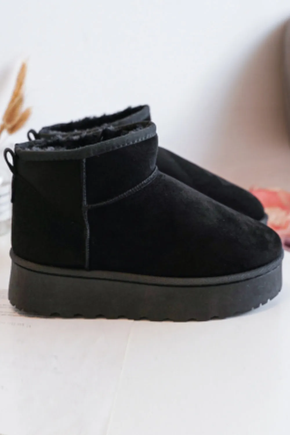 KIDS ANKLE LENGTH FAUX FUR LINING BOOTS IN BLACK 25-30 SIZES